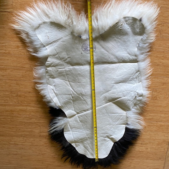 Icelandic Sheepskin Rug / Pelt - Picture 4 of 5